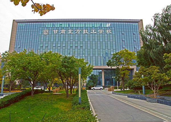 中考生如何選擇技校專業(yè)，蘭州3+2學(xué)校建議參考以下5點(diǎn)