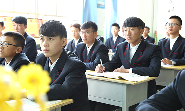  女孩子初中畢業(yè)到蘭州技校學(xué)什么專業(yè)好？