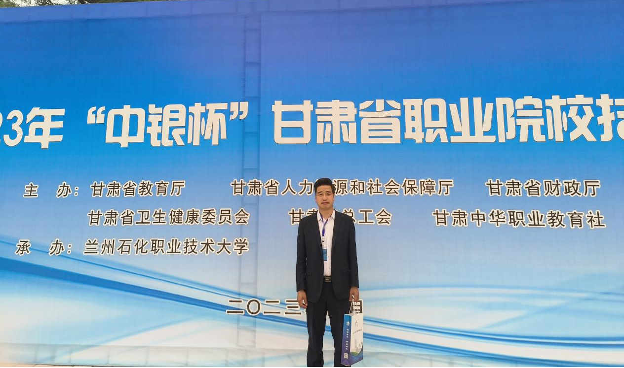 師者匠心，微光成矩 | 王振國(guó)：因材施教 樂教愛生